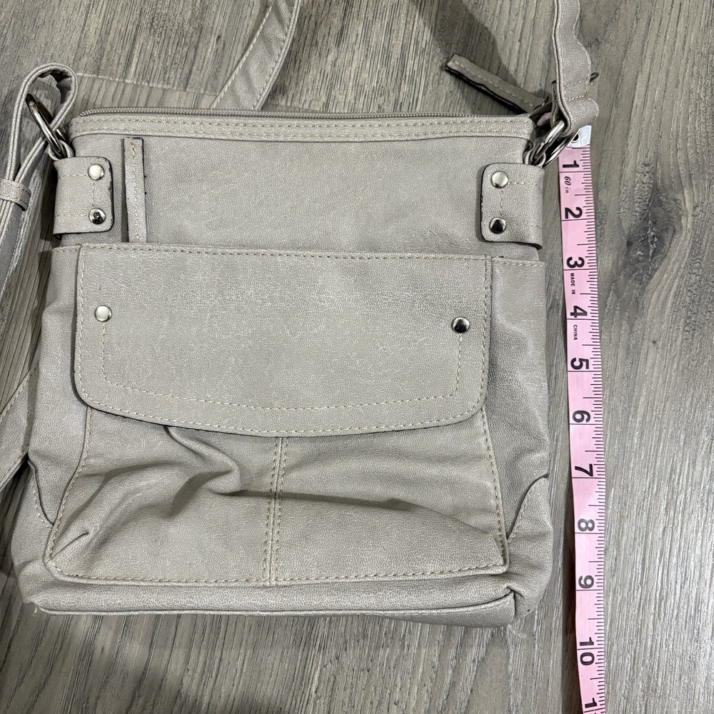 Emilie‎ M. Faux Leather Crossbody Bag Beige Classic Travel Pockets Adjustable - Picture 6 of 10
